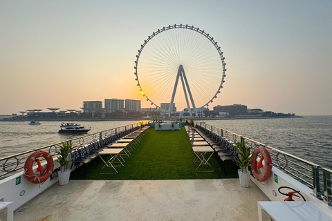 Dubai: Cruzeiro Rose Royale NYE com jantar e fogo de artifícioAssentos no convés principal