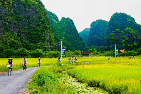 Ha Noi: Ninh Binh Wycieczka 1-dniowa/ Hoa Lu &amp; Tam Coc/ Pełna obsługaFriendly Travel: Hoa Lu i Tam Coc - 1-dniowa wycieczka z lunchem,