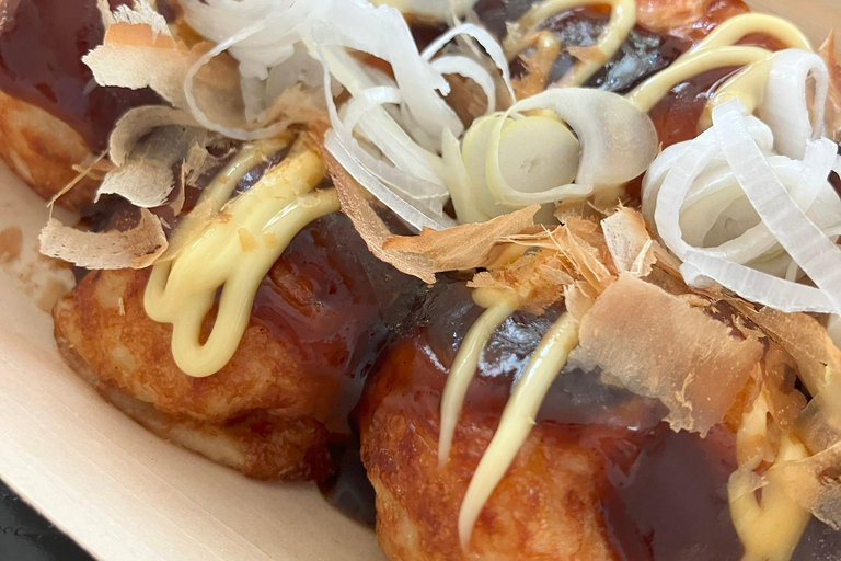 Nagoya: Let's have fun making the very popular takoyaki!