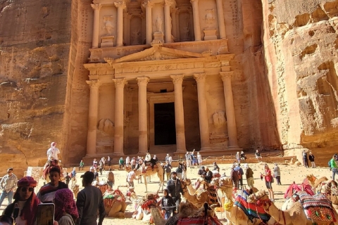 Amman naar Petra dagexcursieAmman naar Petra Volledige dagtocht per (minibus tot 7 personen)
