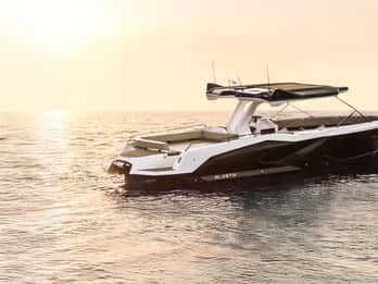 ❖ Milos: Small Group Half-Day Boat Tour with Lunch & Drinks