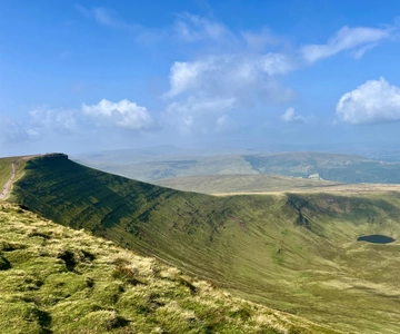 Cardiff: Excursão de um dia com cachoeiras, montanhas e castelos