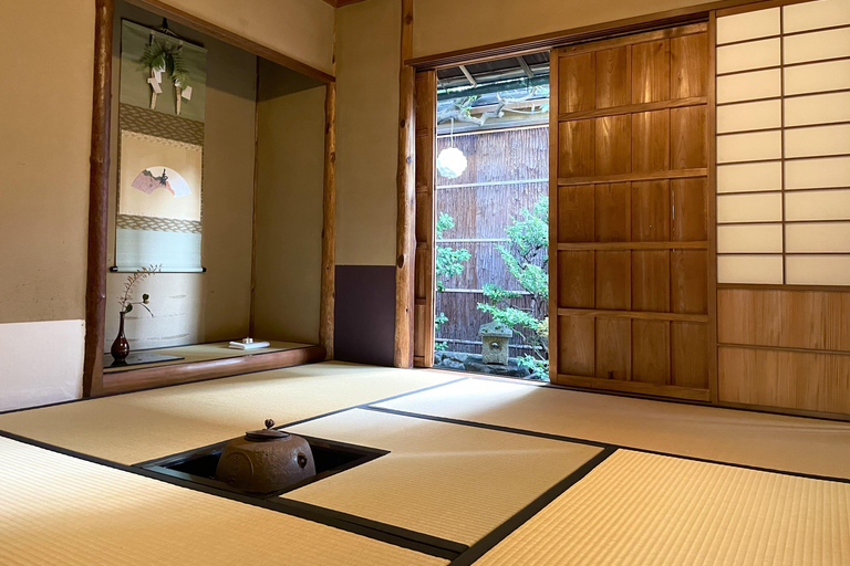 Kyoto: Tea Ceremony in a Tradtional Tea Room