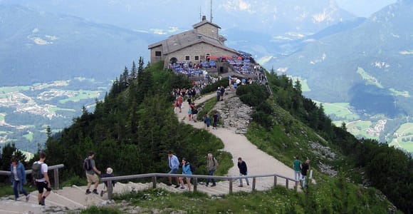 Munich: Eagle's Nest Private Day Trip and back with tickets