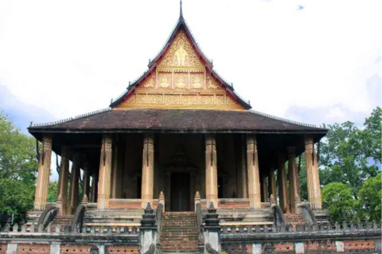 Vientiane: Private City Tour by EV TukTuk with Guide