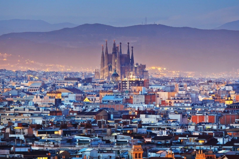 Barcelona, teleférico, vistas del cielo, fuente mágica y visita al castillo.Tour en ingles