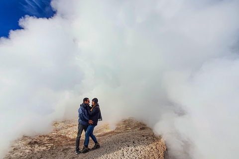 Uyuni: 3-Day Salt Flats, Lagoons, and Geysers Tour ENGLISH-SPEAKING GUIDE
