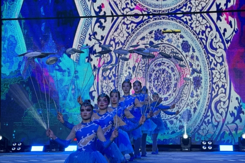 Pekín: Ticket de entrada al espectáculo acrobático con traslado y opcionesHot pot/Dim Sum/Pato Pekín Cena+Espectáculo+Traslado