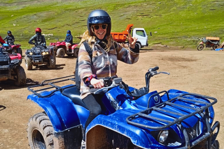 Da Cusco: Tour in ATV alla Montagna dell&#039;Arcobaleno con pastiATV personale