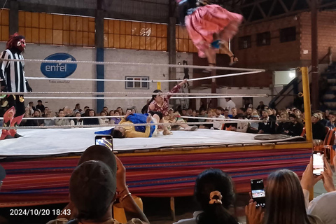 La Paz: Cultural Experience with a Bolivian Cholita and Wrestling