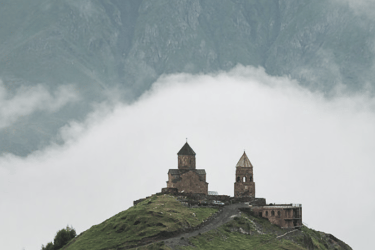 Tbilisi: Premium Kazbegi–Ananuri–Mtskheta Private Tour