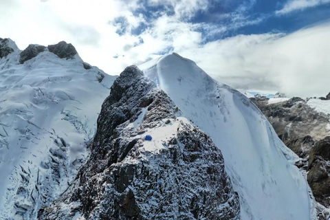 Huaraz: Dia inteiro em San Mateo, coberto de neveHuaraz: Dia inteiro no Nevado Mateo