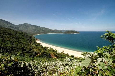 Danang: Transfer to/from Hue by Private Car via Hai Van Pass Da Nang to/from Hue via Hai Van Pass, Lap An Lagoon & Beach