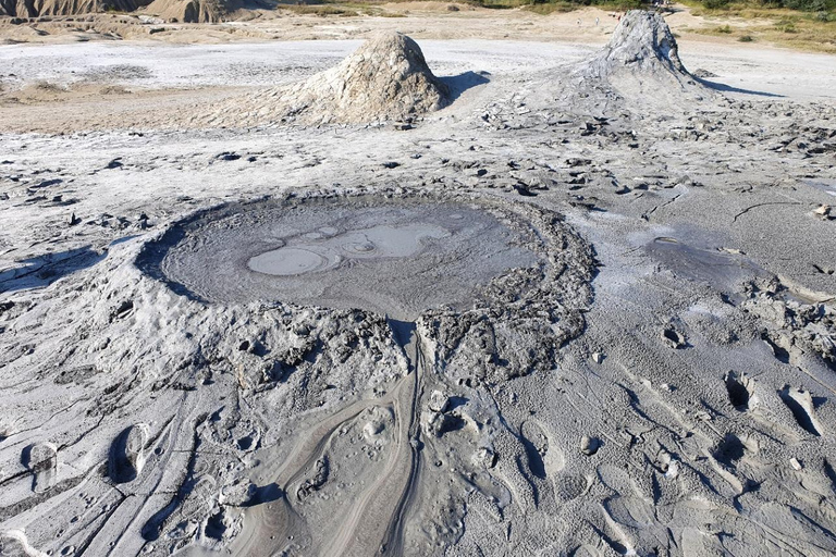 De Bucarest: visite privée des volcans boueux et de la mine de sel