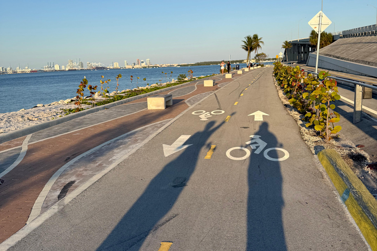 Miami: E-bike tour with local guide Golden Hour Magic Ride Miami: E-bike tour with local guide