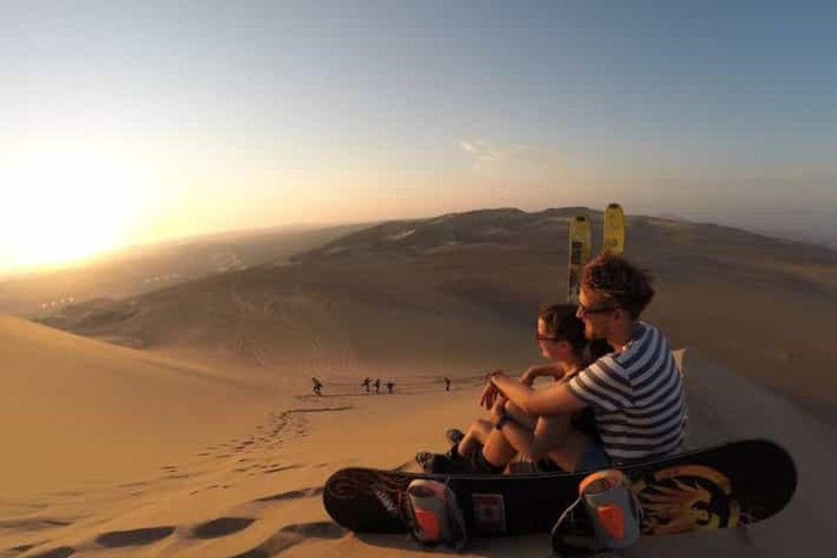 Desde Lima: Excursión de un día a Huacachina para hacer Sandboard y catar vinos