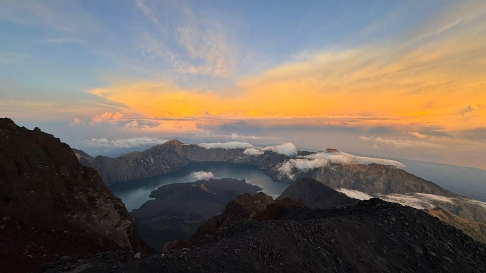 Rinjani : 3 jours et 2 nuits, du sommet à la source chaude
