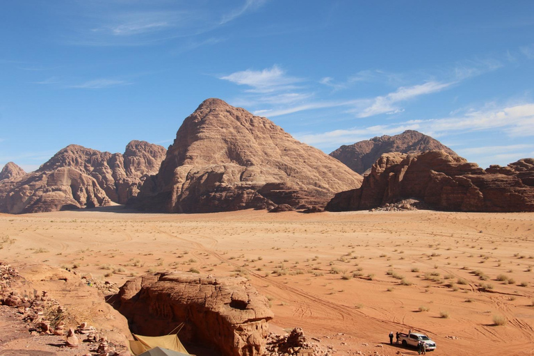 Wadi Rum: Bedouin Desert Tour with Sandboarding