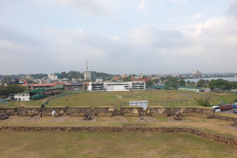 Galle Fort: Walk Through 400 Years of Sparking Stories