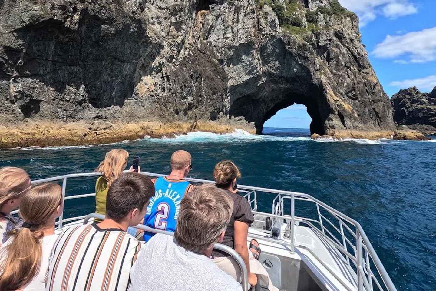 From Paihia: Scenic Cruise with Roberton Island Stopover - Hole in the Rock Cruise with Roberton Island Stopover