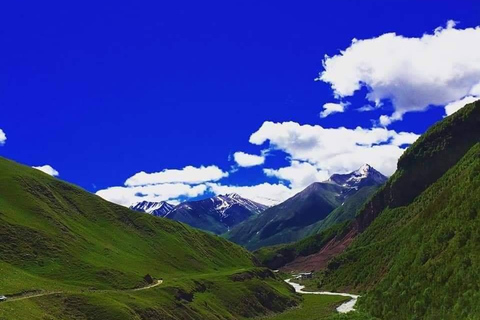 From Kutaisi: Ananuri, Ananuri, Gudauri & Kazbegi 1 Day Trip