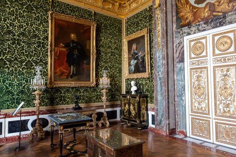 Versailles: Skip-the-Line Versailles Palace and Garden Tour Transport from Paris + Palace Guided Tour + Gardens Access