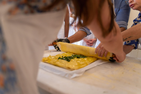 Greek Cooking Class with a Local Chef, Wine, & Meal in Drios Drios: Greek Cooking Class with a Chef, Wine, and Meal
