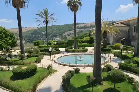Baroque tour by minivan from Syracuse to Noto-Modica-Ragusa