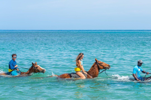 Montego Bay e Negril: Ocean Bamboo Rafting, Zip &amp; Horseback