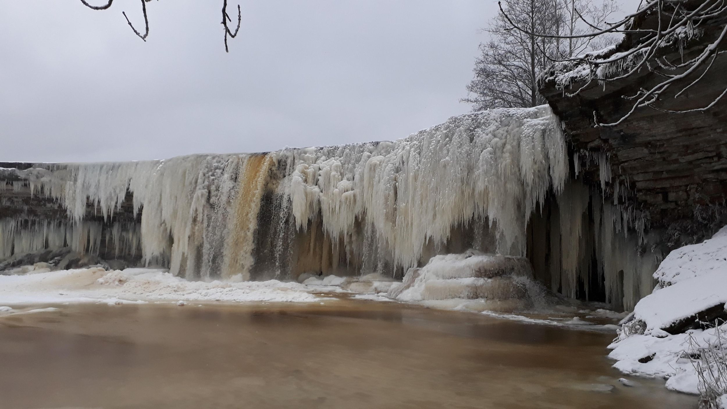 Von Tallinn aus: Jägala Wasserfall und Picknick Tour