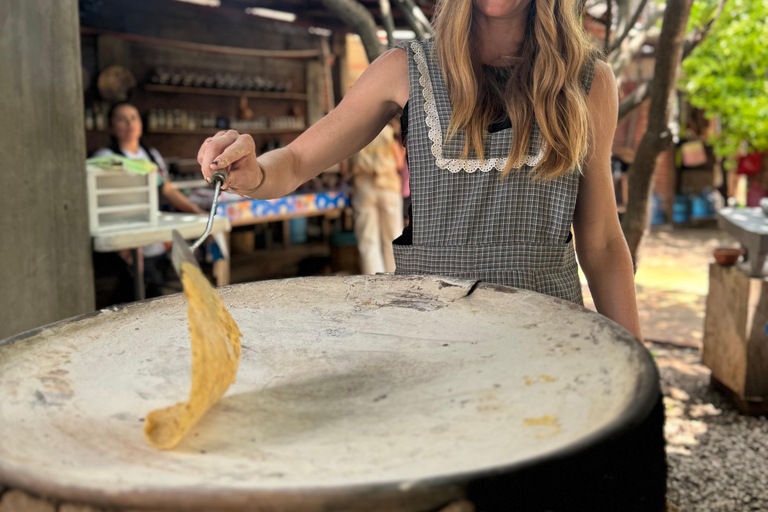 Oaxaca: Traditional Oaxacan Cooking Class with Local Chef