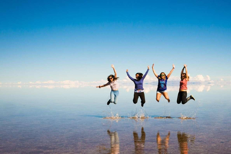 Uyuni: Guidad tur med salta lägenheter och solnedgång med lunch