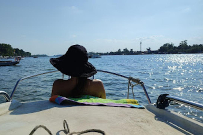 Belgrade: Private Sunset Boat Tour with Photography