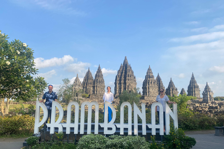 Stumbu Hill Sunrise, Borobudur & Prambanan Yogyakarta: Borobudur Sunrise & Craft Workshop Tour