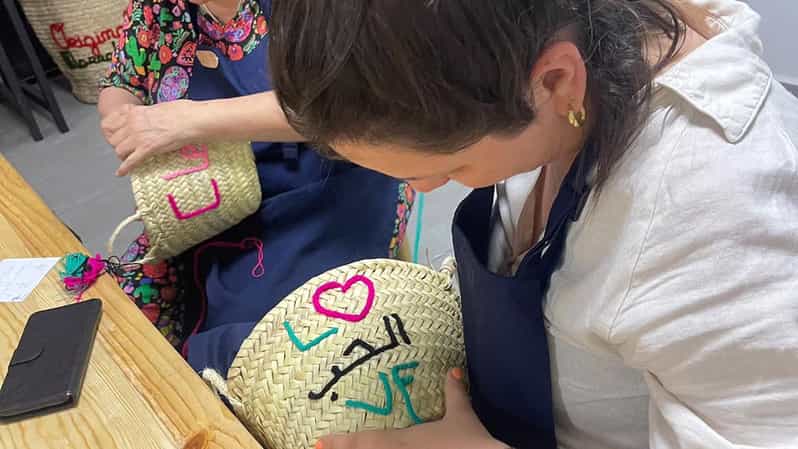 Fès : atelier de personnalisation de paniers avec thé et pâtisseries - excursion