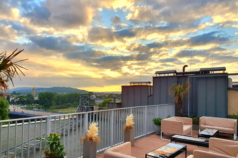 Krakow: Reservation at a Hidden Rooftop Bar with 1 Cocktail