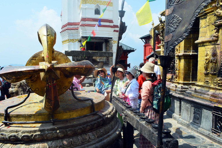 Les yeux de la sagesse de Katmandou : une exploration des stupas bouddhistes