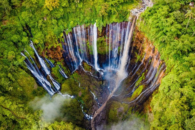 Visit Natural of Virgin waterfall with German Guide From Malang in Semeru