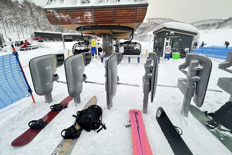 Sapporo: Teine Ski Resort Anfänger Skicamp mit Shuttle Auto