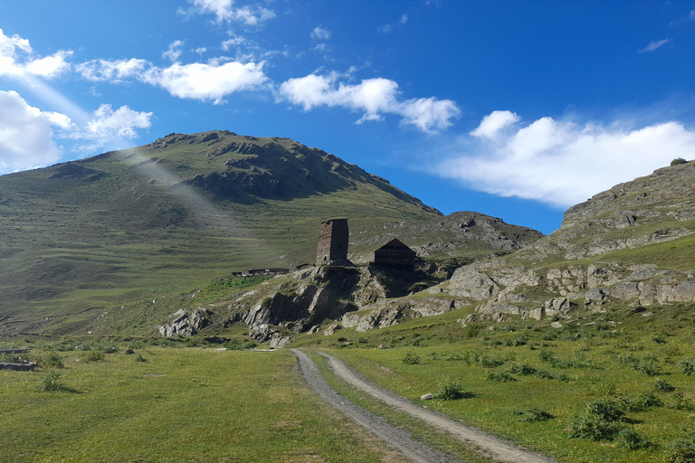 Tbilisi: 3-Day Tusheti 4x4 Jeep Tour with Guesthouse Stay