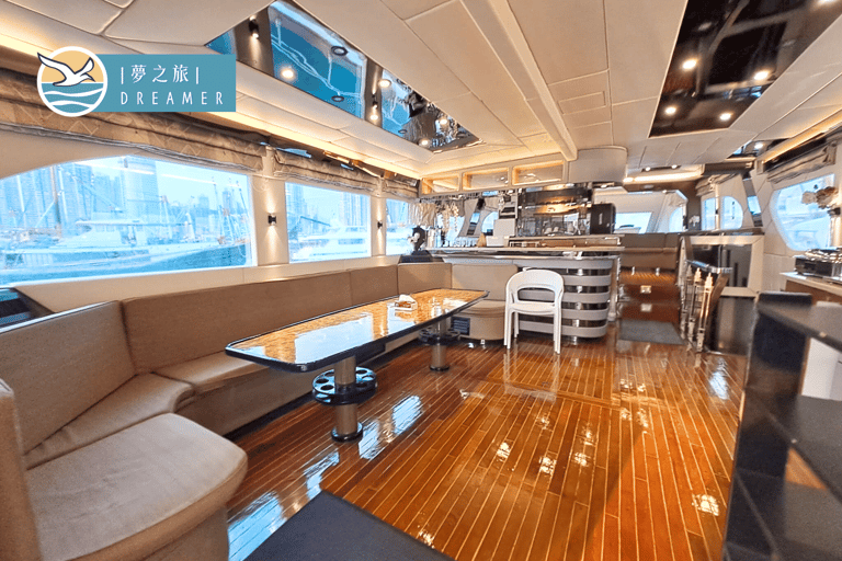 Hong Kong: 100-Mins Victoria Harbour Yacht Tour & Drinks 100 mins Immersion Cruise Symphony of Lights (Tsim Sha Tsui)