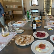 Orvieto: Weintour 5 Minuten vom historischen Zentrum entfernt