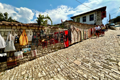地拉那：贝拉特联合国教科文组织古城之旅及奥努弗里博物馆入场地拉那：贝拉特联合国教科文组织古城游览及奥努弗里博物馆入场