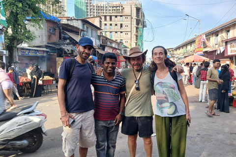 Mumbai : visite guidée du bidonville de Dharavi avec un guide localEn privé : Promenade guidée dans le bidonville de Dharavi avec un guide local