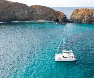 Guanacaste: Crucero en Catamarán con Vela al Atardecer y Snorkel
