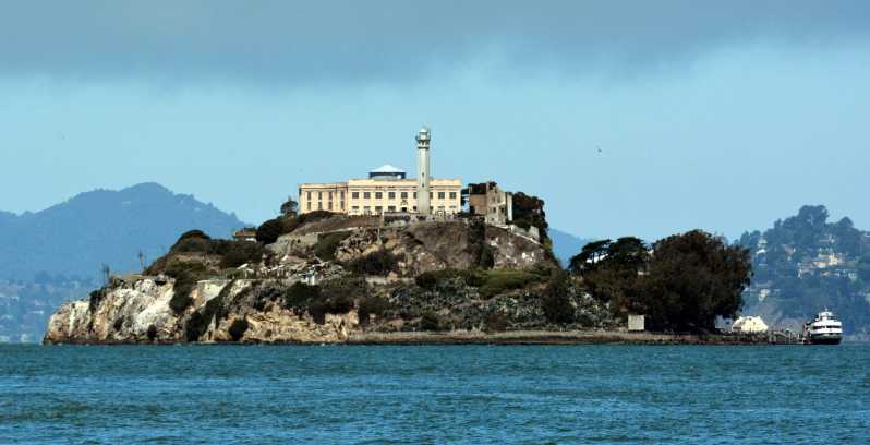 San Francisco: Isla de Alcatraz y Aventura en Bicicleta de un Día
