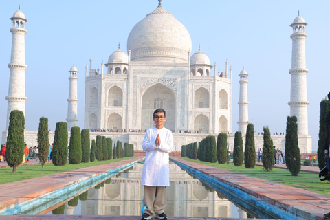 Agra: Taj Mahal Skip-The-Line, Agra Fort and Baby Taj Tour Local Expert Tour Guide Only