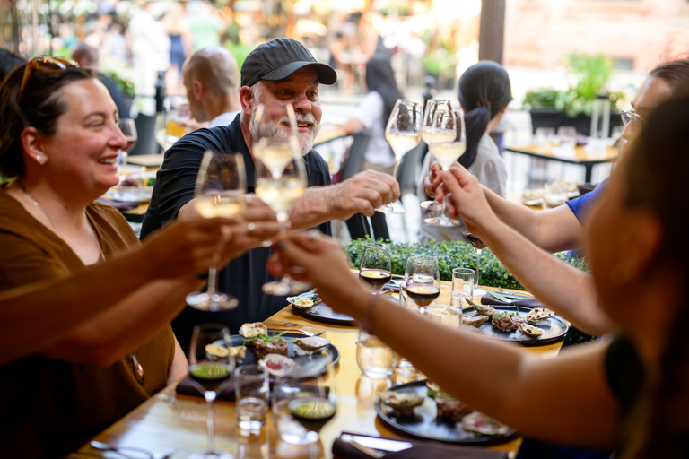 Grande-Allée in Quebec City: Bistro-Style Mystery Dinner Tour