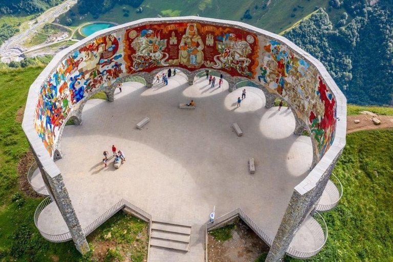 2 Days in Georgia: Retro Tbilisi & Kazbegi & Gudauri