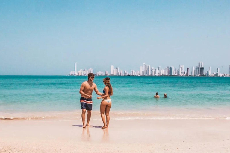 Tierra Bomba: Day trip + Lunch + Transport from Cartagena